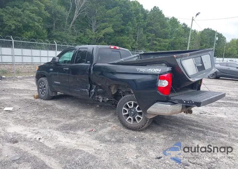 2017 Toyota Tundra Sr5 5.7L V8 из США, поврежденный, VIN 5TFUW5F10HX602641